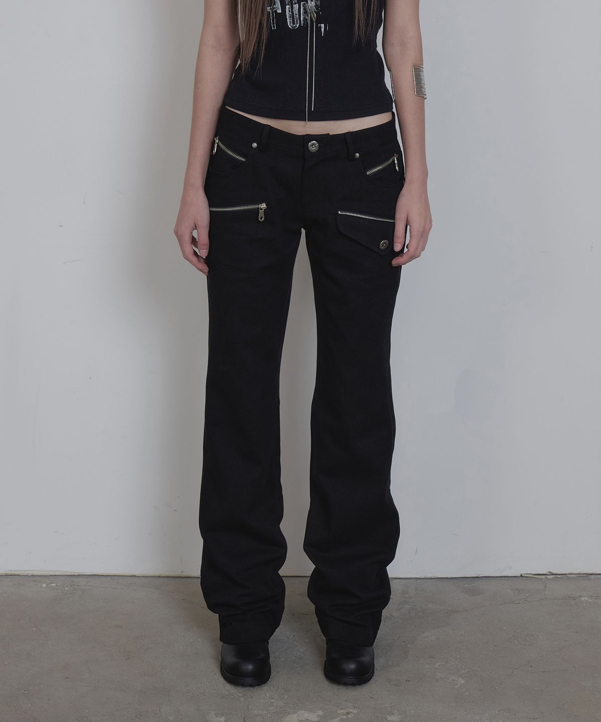 애시메트리(ASYMMETRY) DISTORTED ZIP PANTS