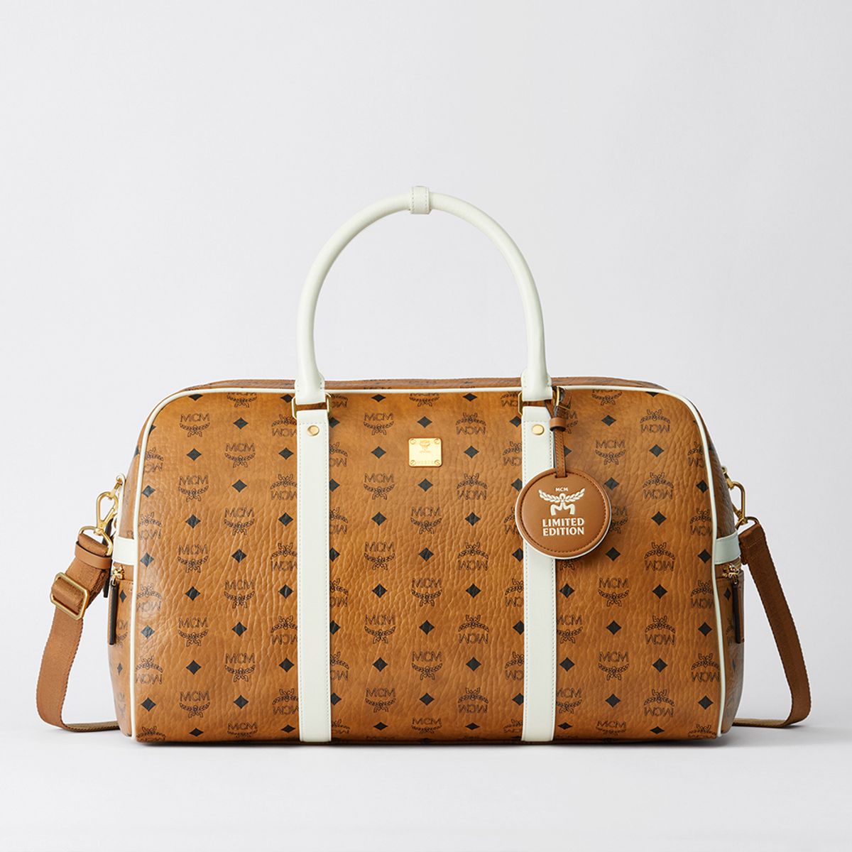 엠씨엠(MCM) adidas x FC Bayern x MCM Ottomar 위켄더 MMVHSTT01CO001