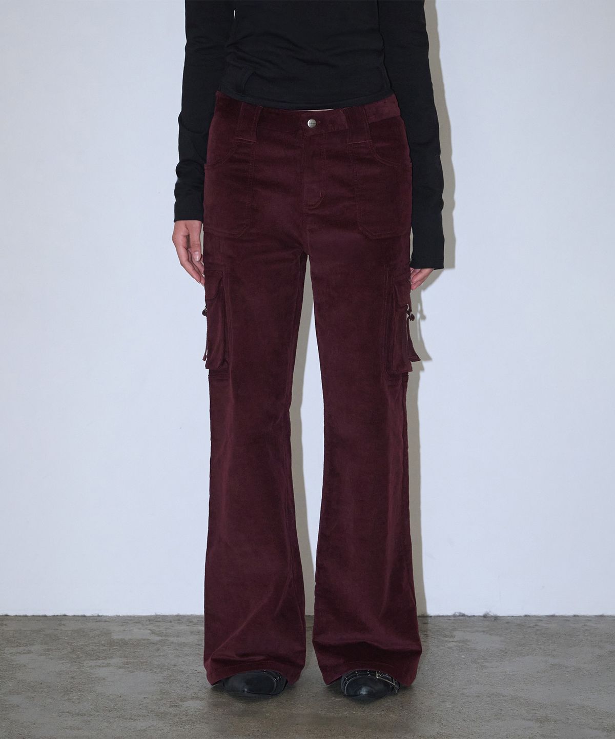 로타입(ROUGHTYPE) Corduroy Cargo Bootcut Pants - Burgundy