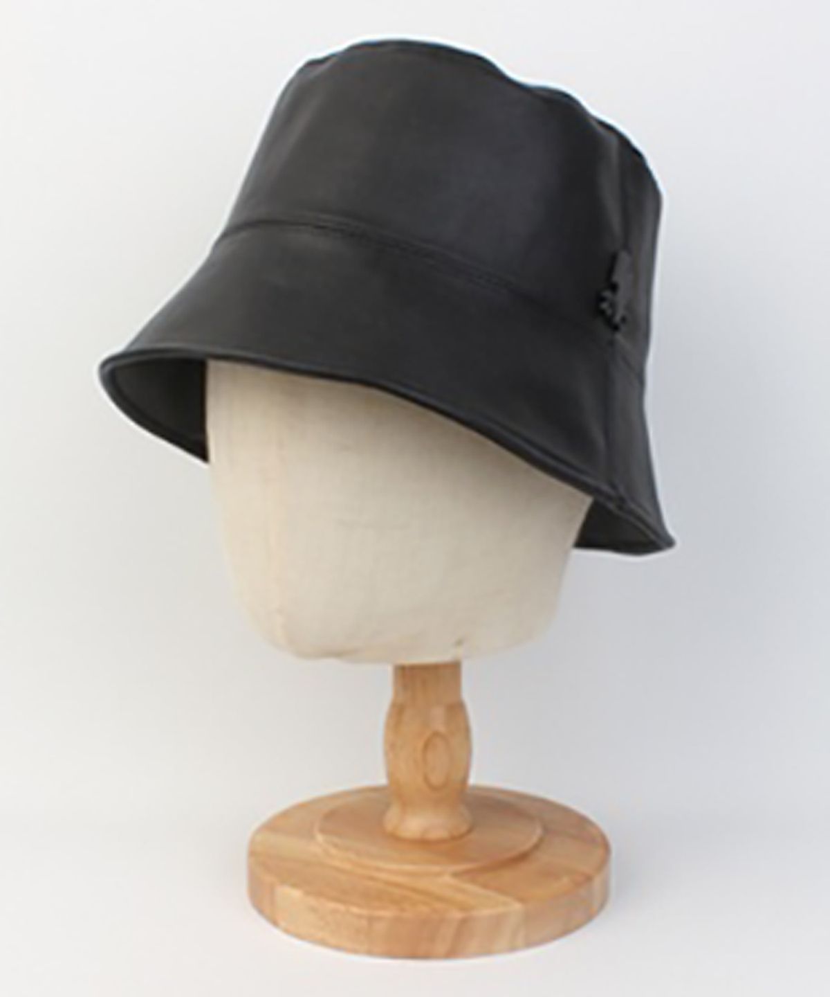유니버셜 케미스트리(UNIVERSAL CHEMISTRY) Leather Black Drop Bucket Hat 버킷햇