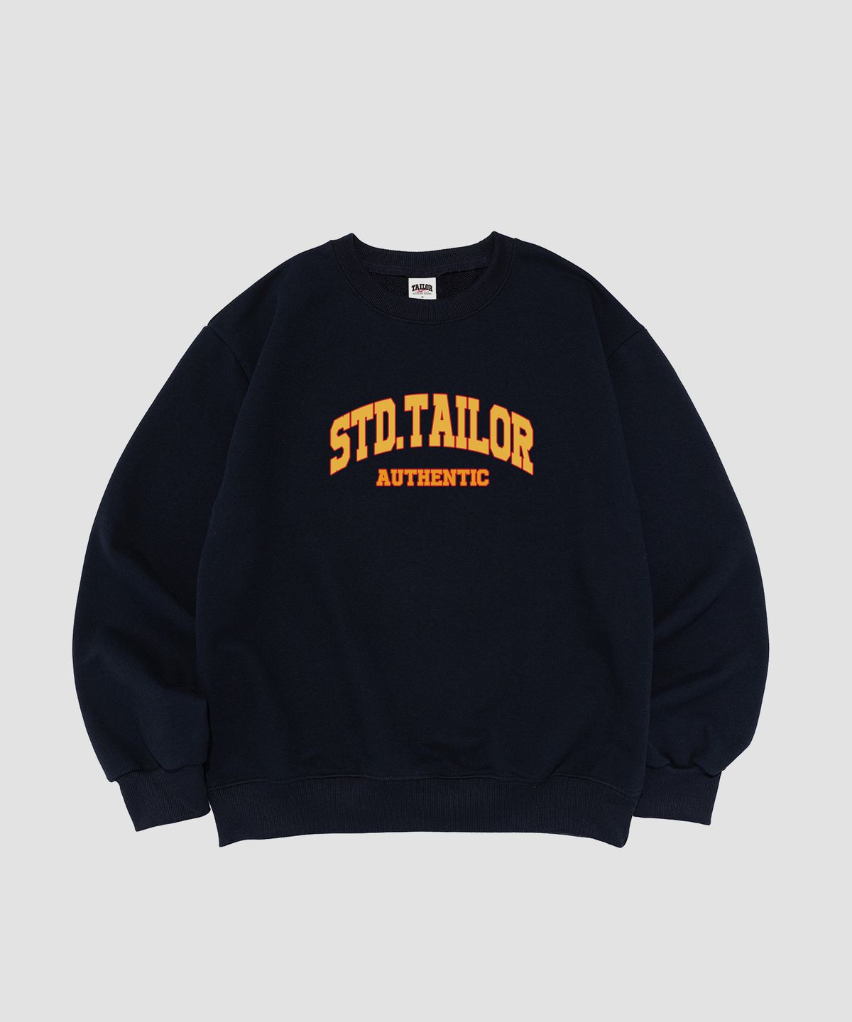 테일러 스튜디오(TAILOR STUDIO) [기모/NO기모] STD 테일러 아치 로고 맨투맨 (네이비)