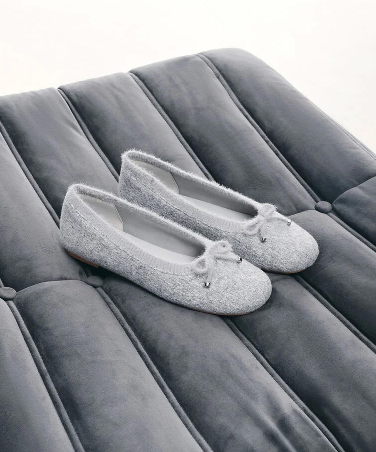 찰스앤키스(CHARLES & KEITH) 니트 보우 발레 플랫 2colors CK1-70920246