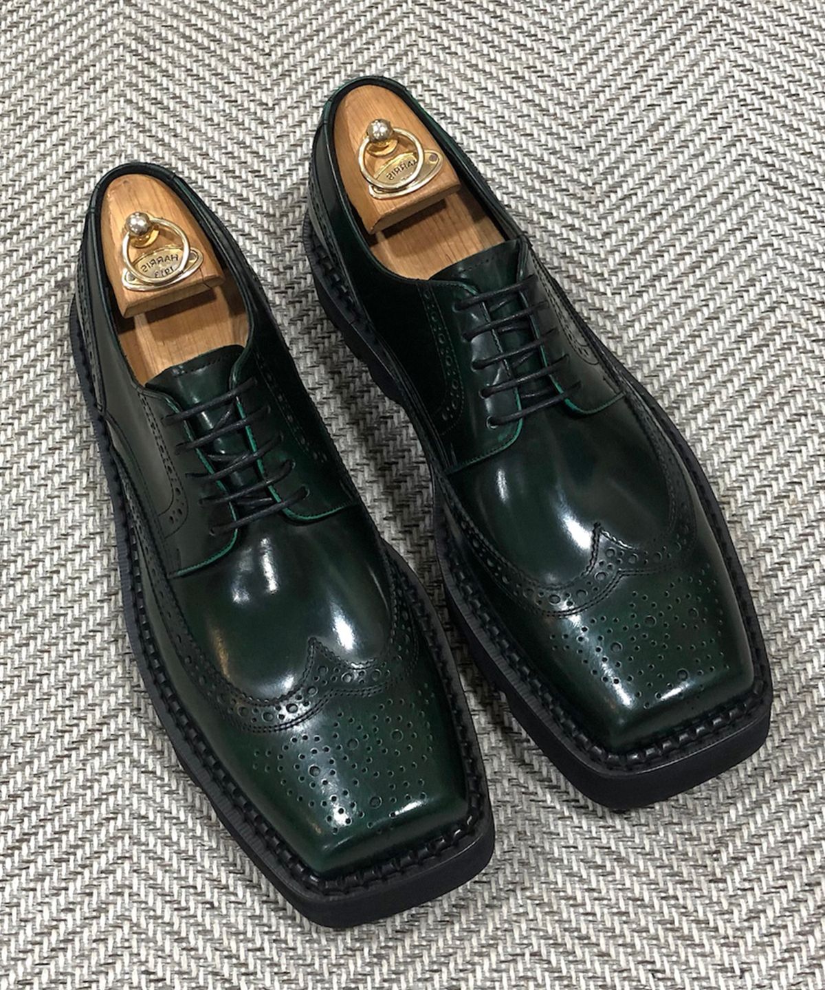 조앤슈(JOENSHOE) 토우컷 윙팁 옥스퍼드 그린