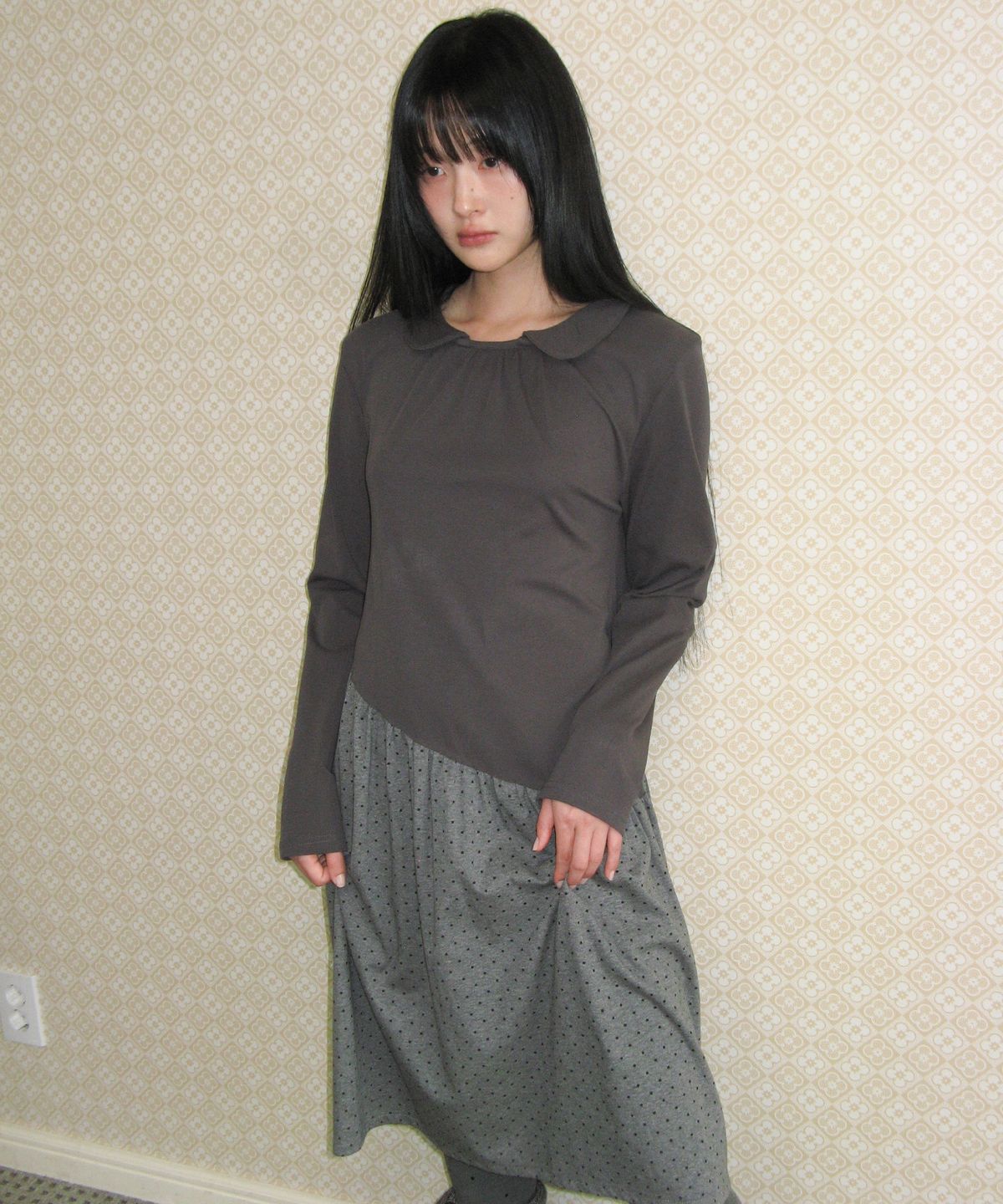 아메스 월드와이드(AMES-WORLDWIDE) DOT SHIRRING UNBALANCE DRESS CHARCOAL