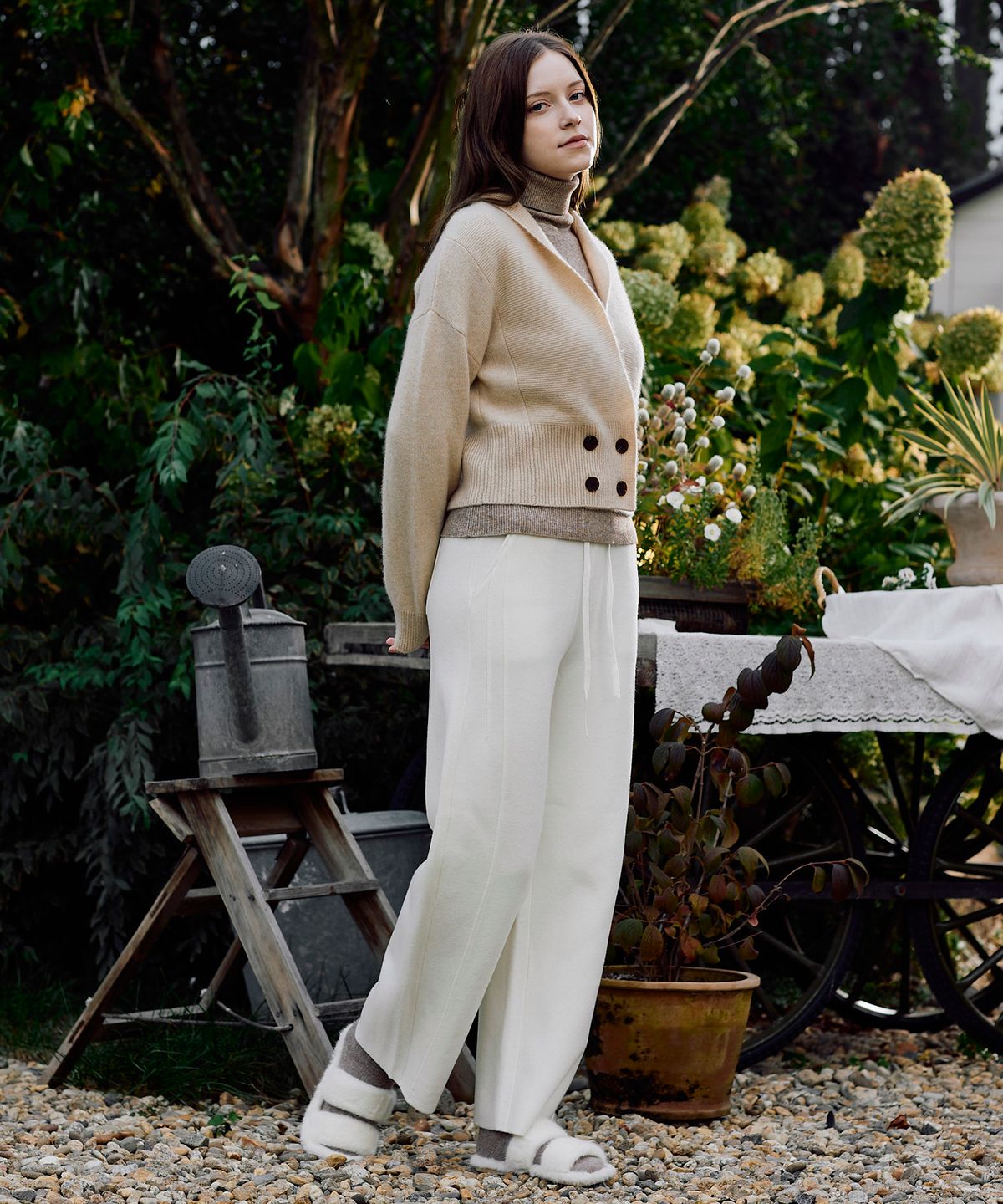 티나블러썸(TINABLOSSOM) LEO IVORY KNIT PANTS