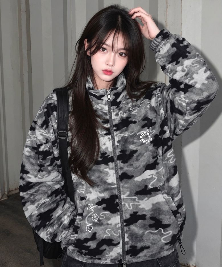 라운드 로고 카모 플리스 집업 챠콜