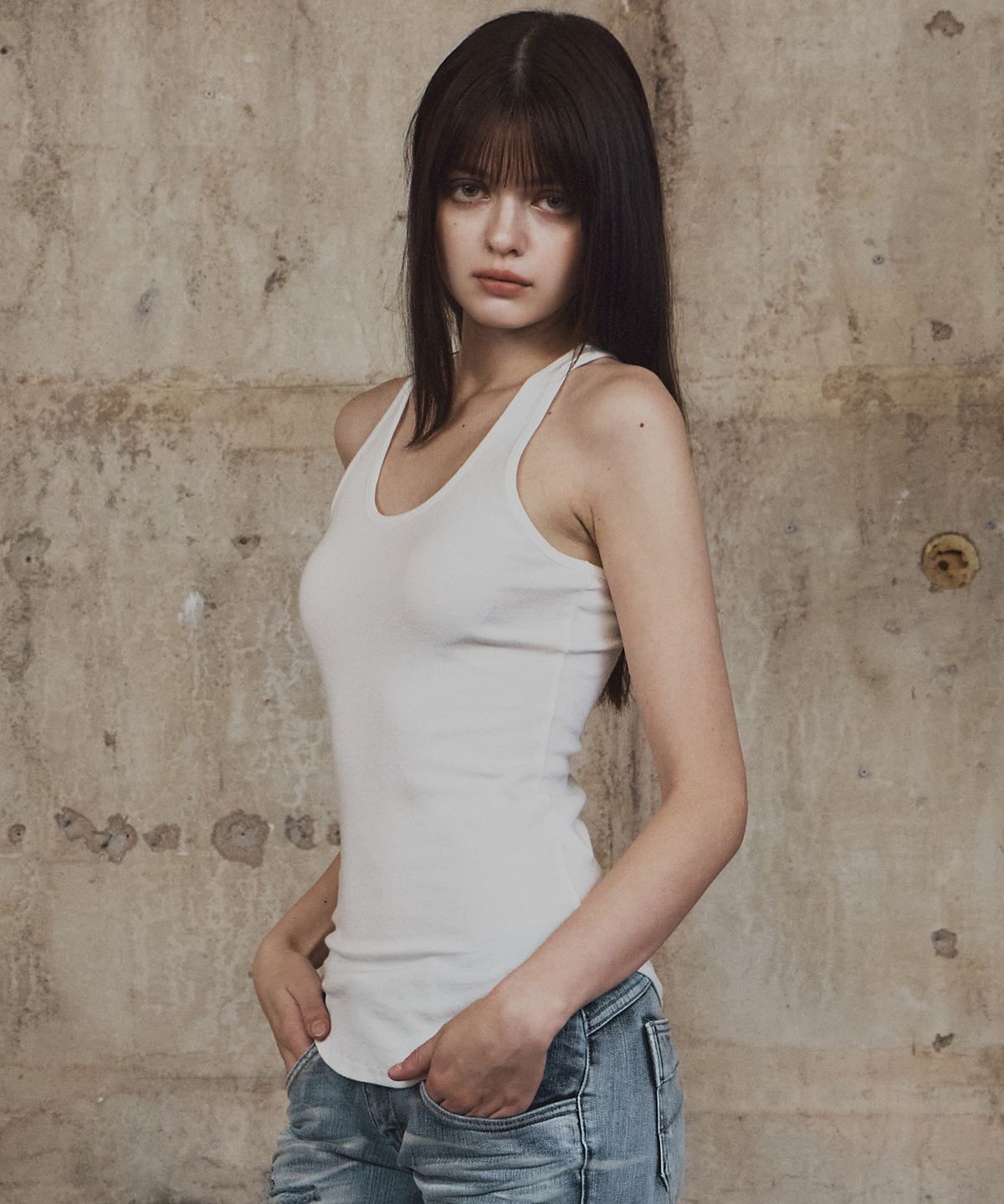 플리즈노팔로우(PLEASENOFOLLOW) Beni Racerback Sleeveless Top (Ivory)