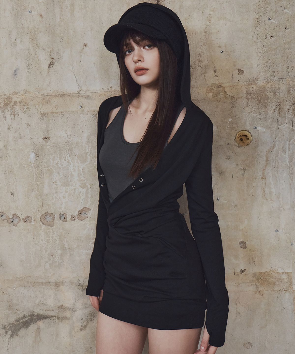 플리즈노팔로우(PLEASENOFOLLOW) Thea Drape Long Sleeve Hoodie Top (Black)