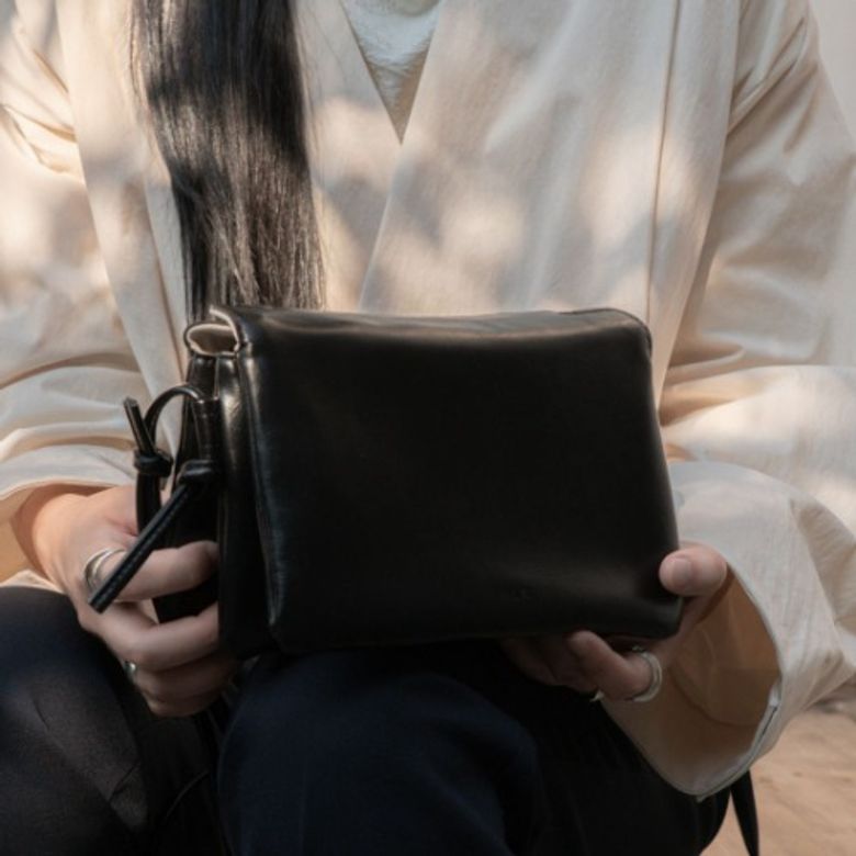모이 크로스바디백 / Moi Crossbody bag