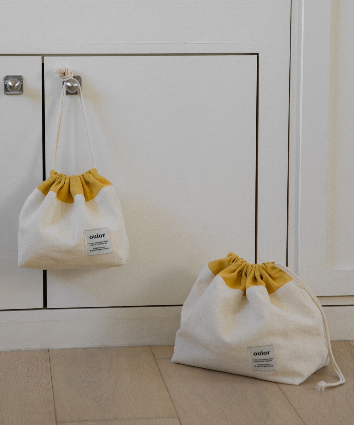 위올(OUIOR) [기프트박스]ouior chubby string pouch_mustard&cream