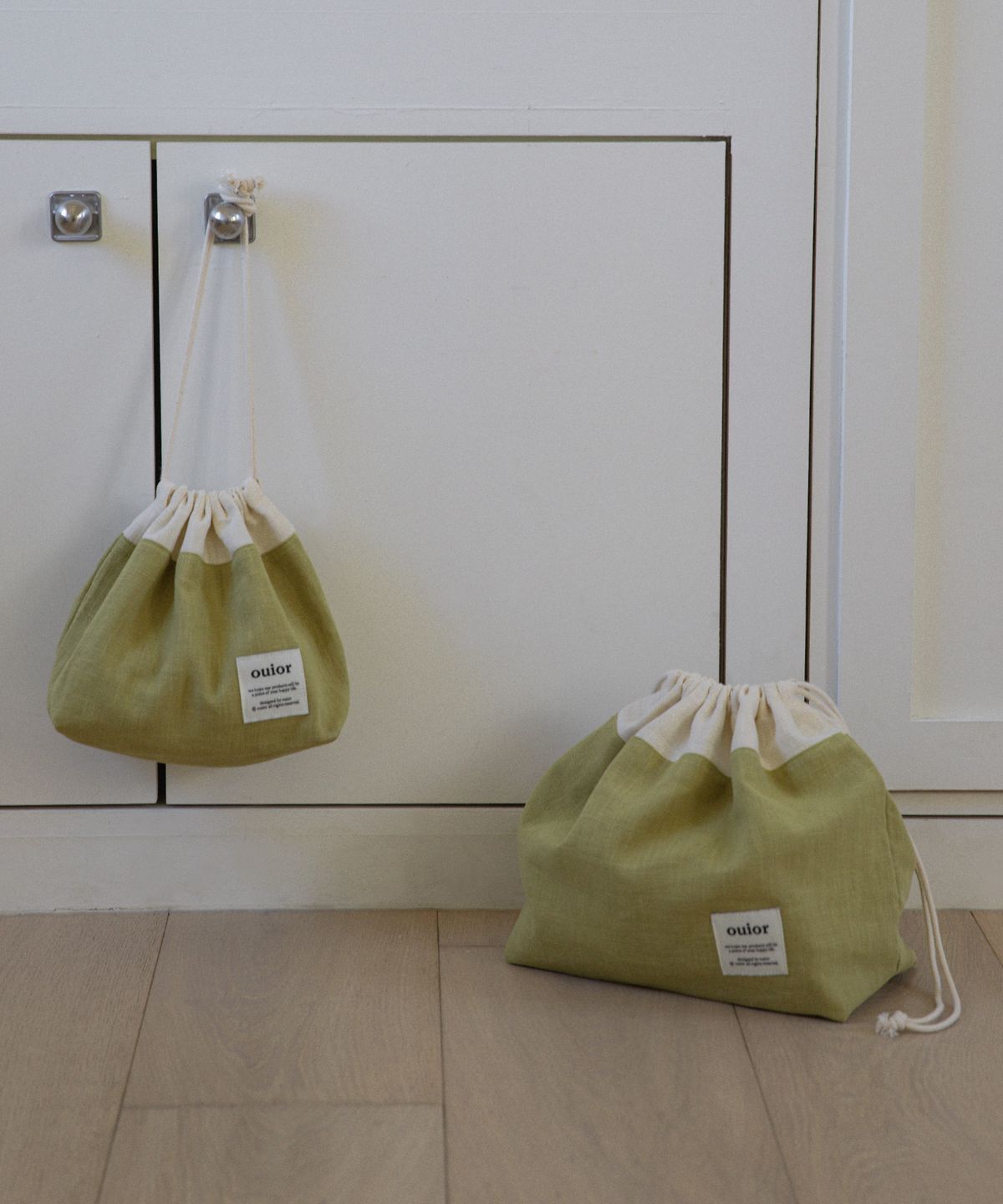 위올(OUIOR) [기프트박스]ouior chubby string pouch_cream&olive