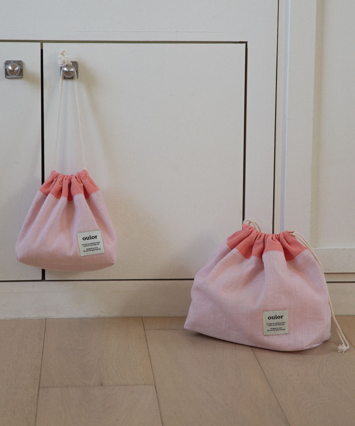 위올(OUIOR) [기프트박스]ouior chubby string pouch_coral&pink