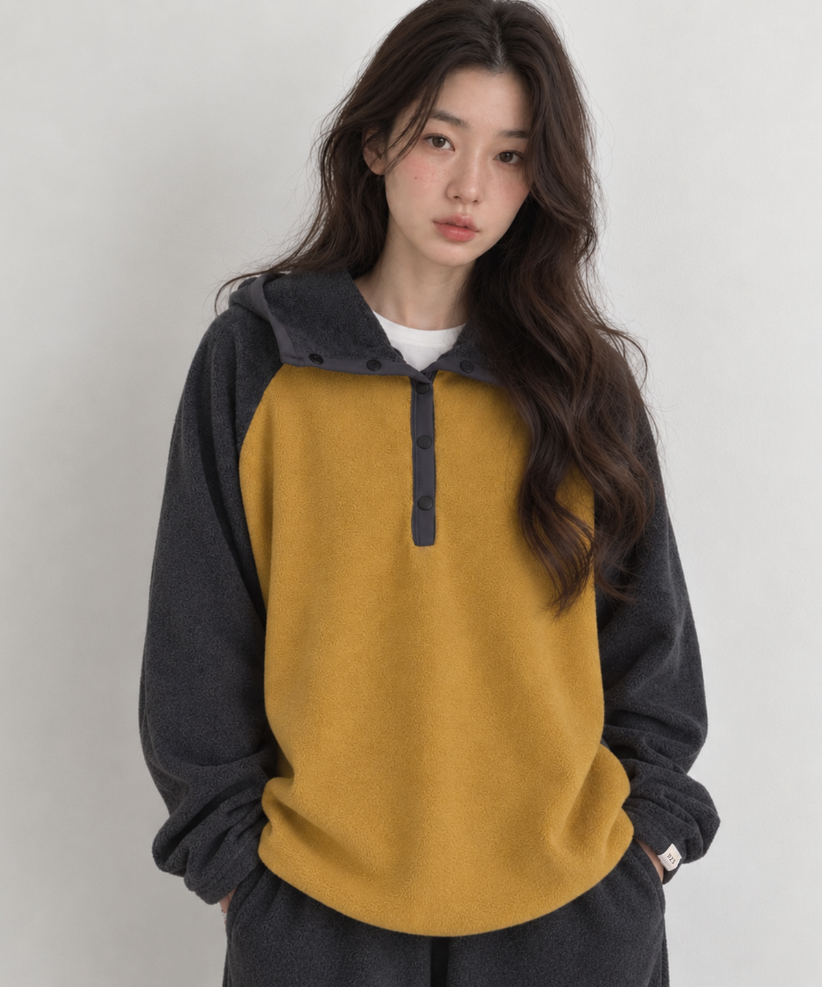 넌즈시(NUNZSI) 후드 레글런 플리스 아노락 차콜