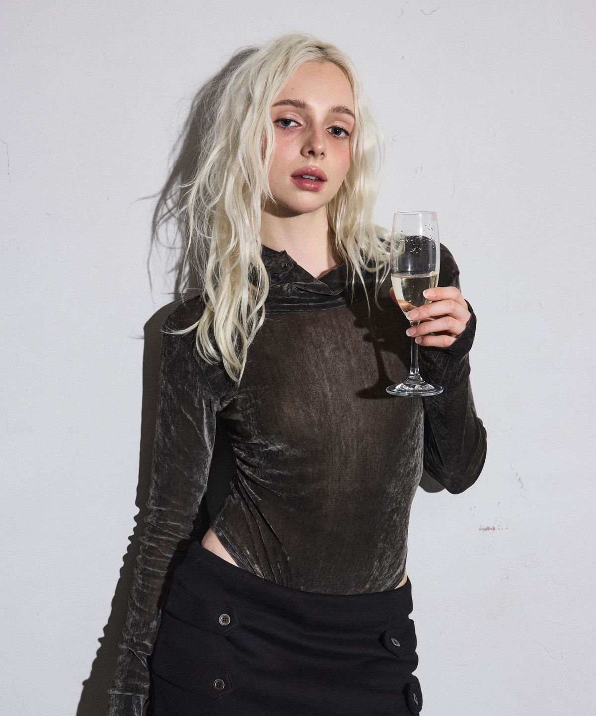 노 엑스트라 터치(NO EXTRA TOUCH) Velvet Button Bodysuit (Charcoal) / 26WTJS001CH