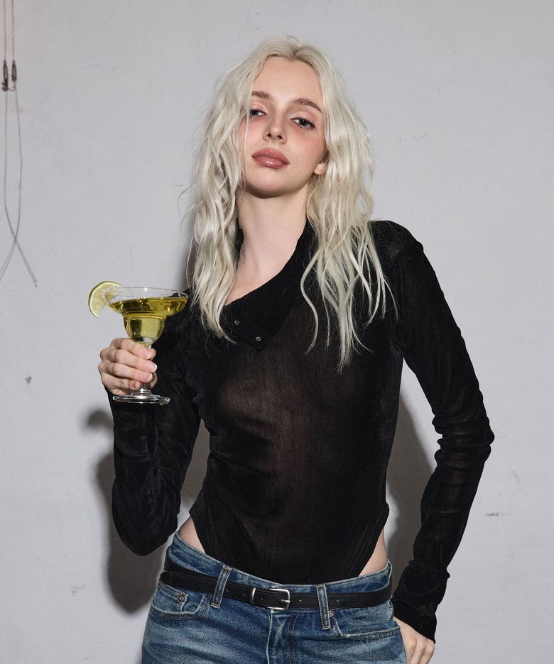 Velvet Button Bodysuit (Black) / 26WTJS001BK