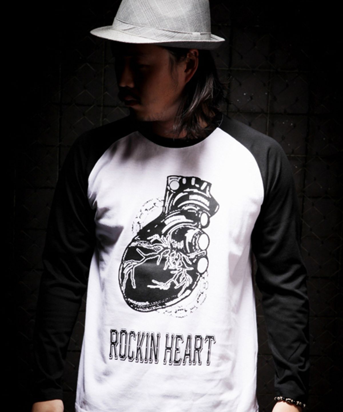 에잇볼륨(EIGHTVOLUME) ROCKIN HEART B/W RAGLAN