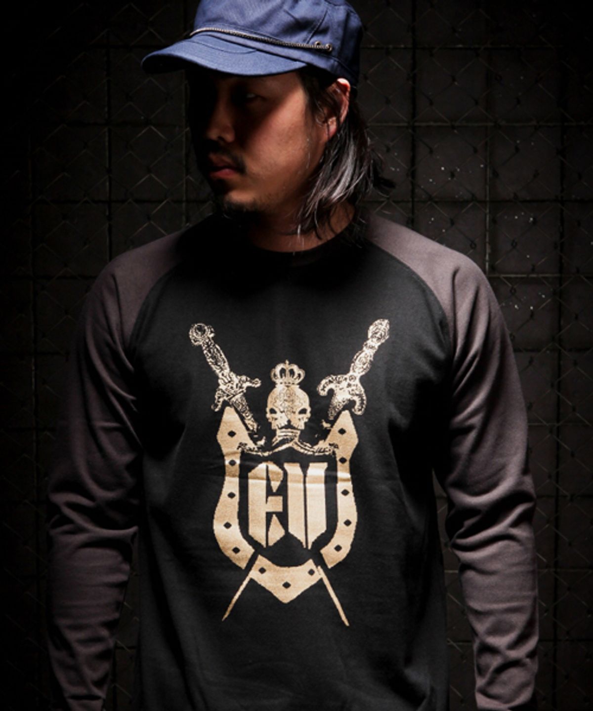 에잇볼륨(EIGHTVOLUME) EV SHIELD B/D RAGLAN