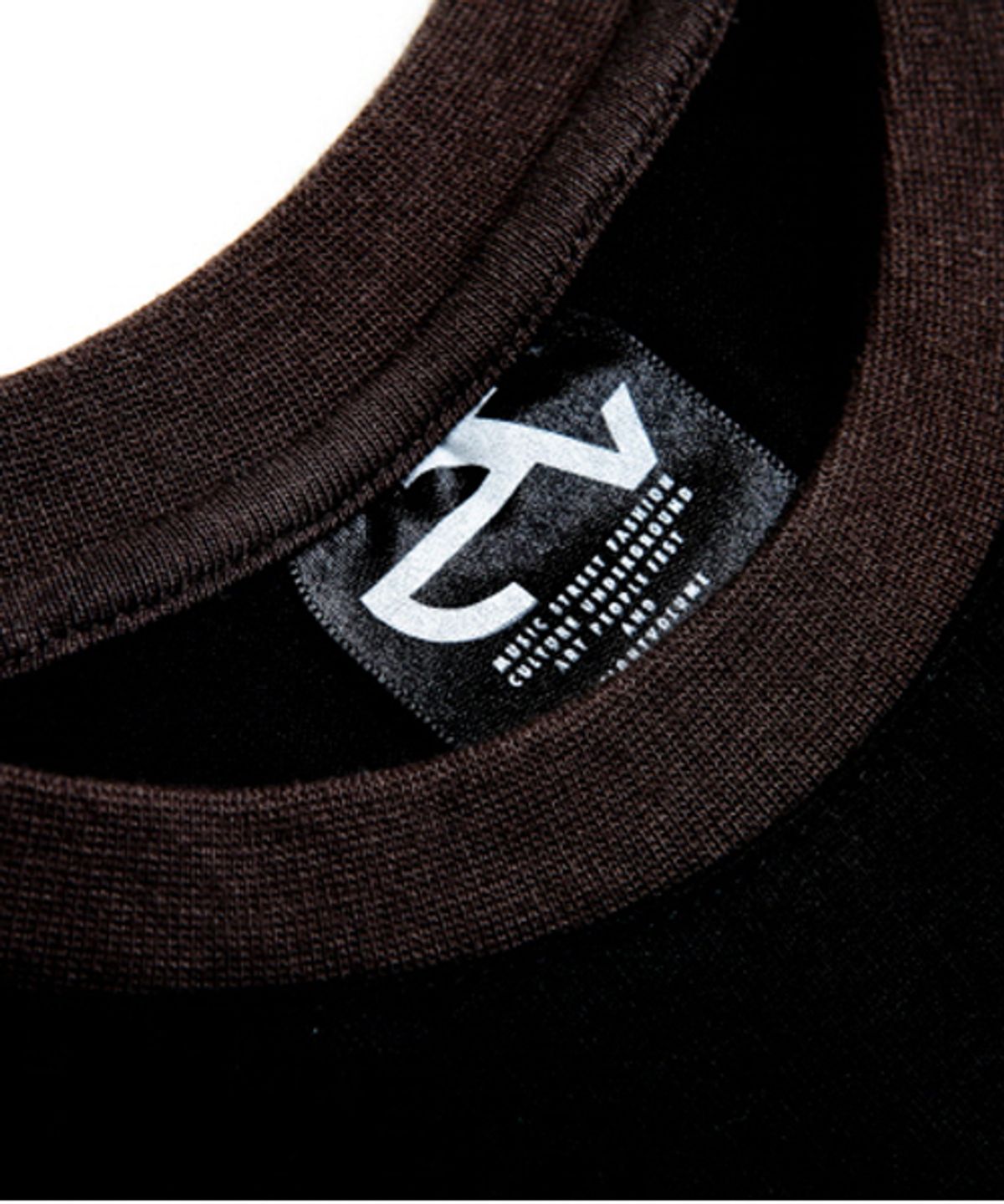 에잇볼륨(EIGHTVOLUME) MANDALA MONK B/D RAGLAN