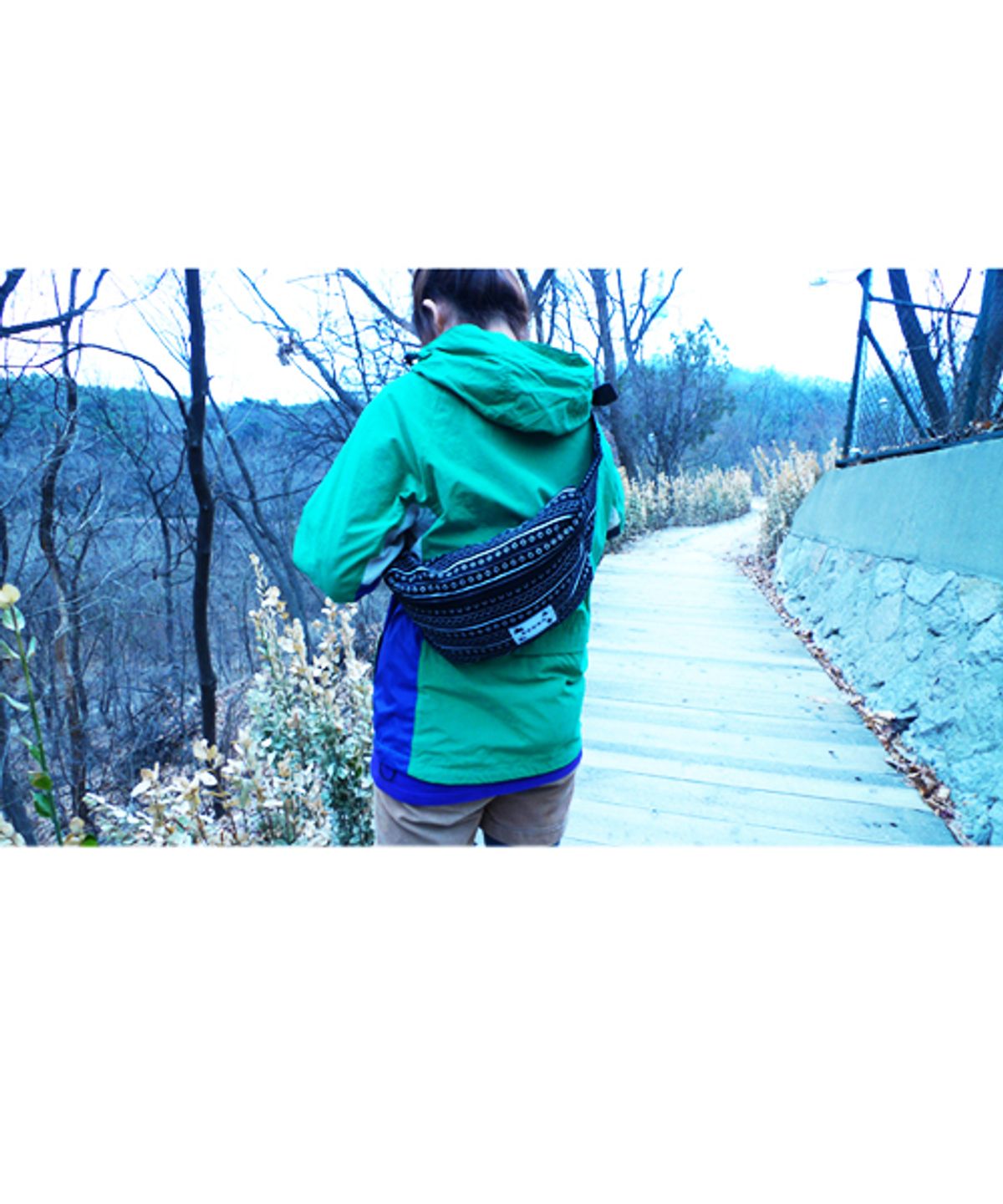 블루이(BLUEY) BLUEY WAIST BAG KHAKI