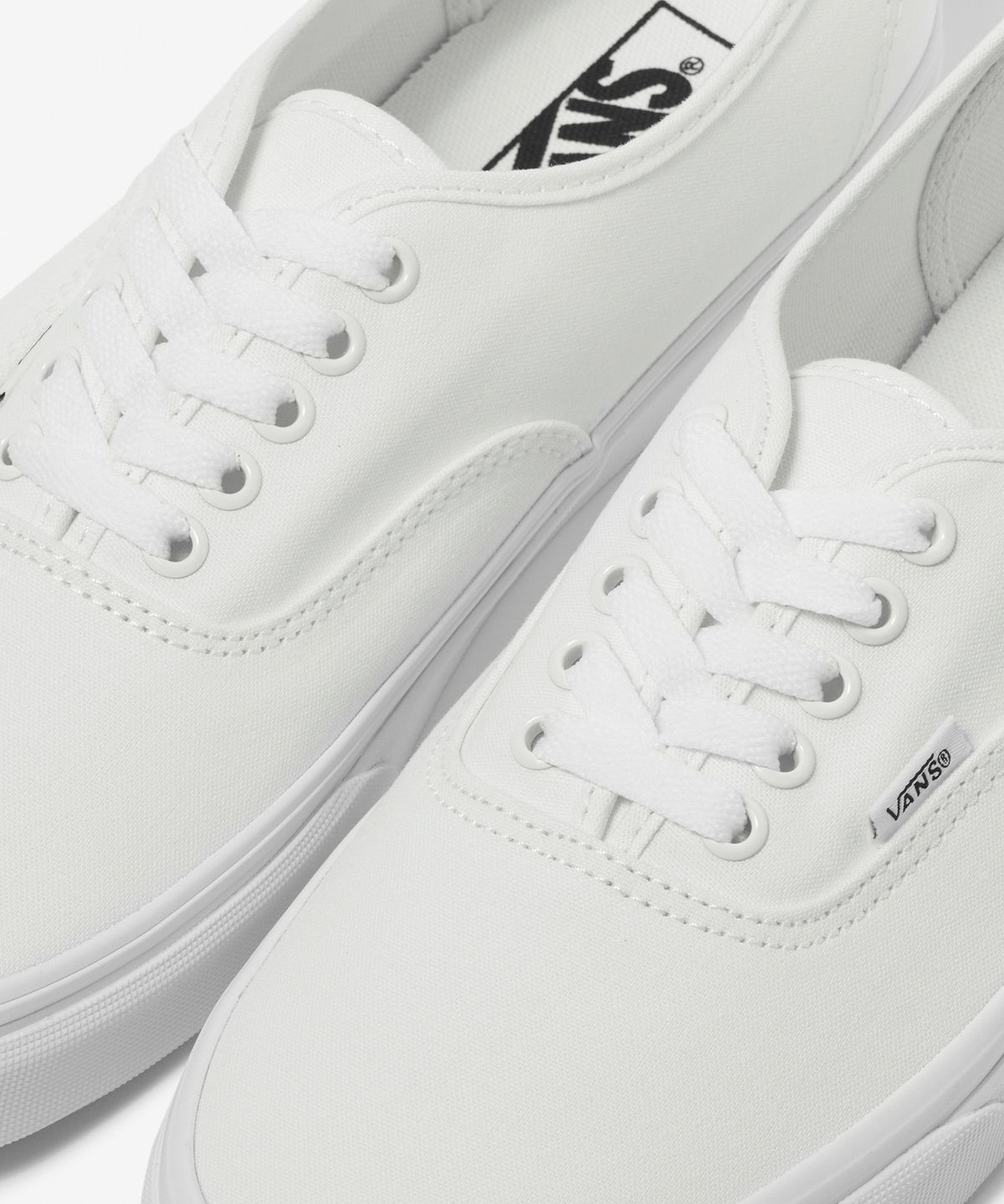 반스(VANS) 어센틱 - 트루 화이트 / VN000EE3W001
