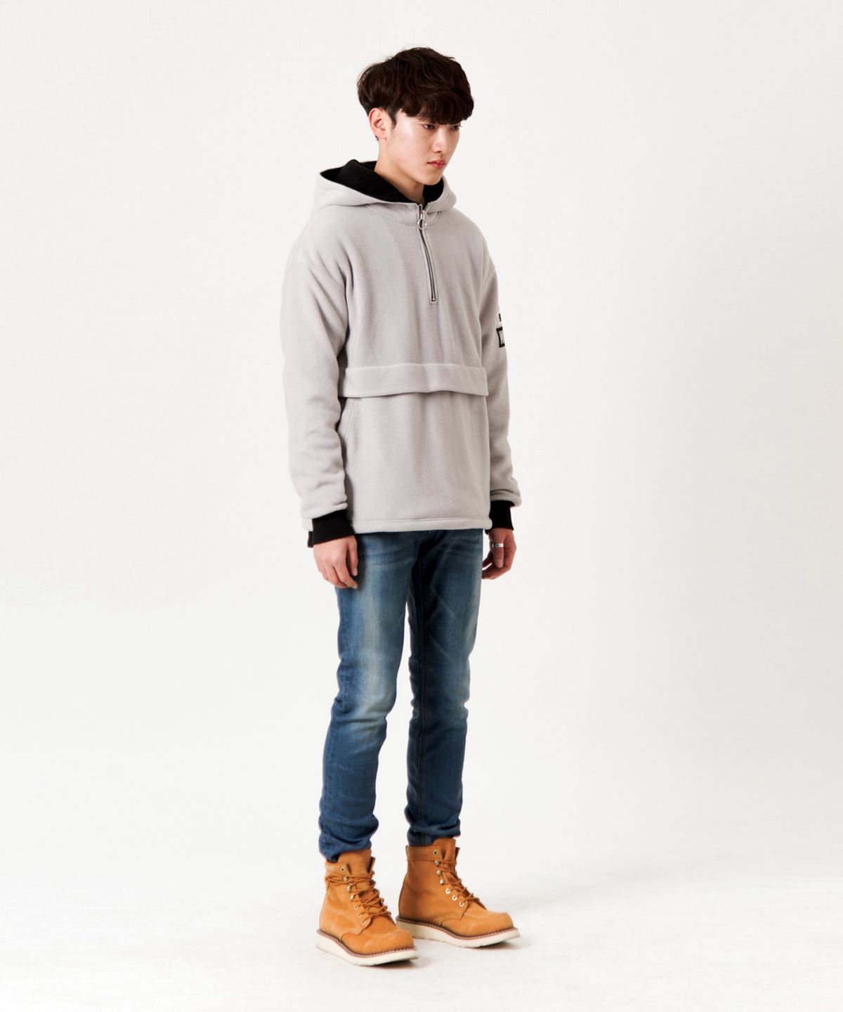 언터치드(UNTOUCHED) INDIGO PRESS COATED JEANS SLENDER