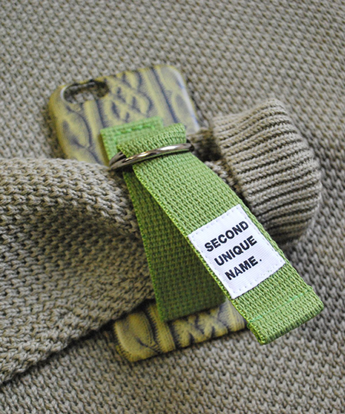 세컨드유니크네임(SECOND UNIQUE NAME) SUN CASE SWEATER OLIVE