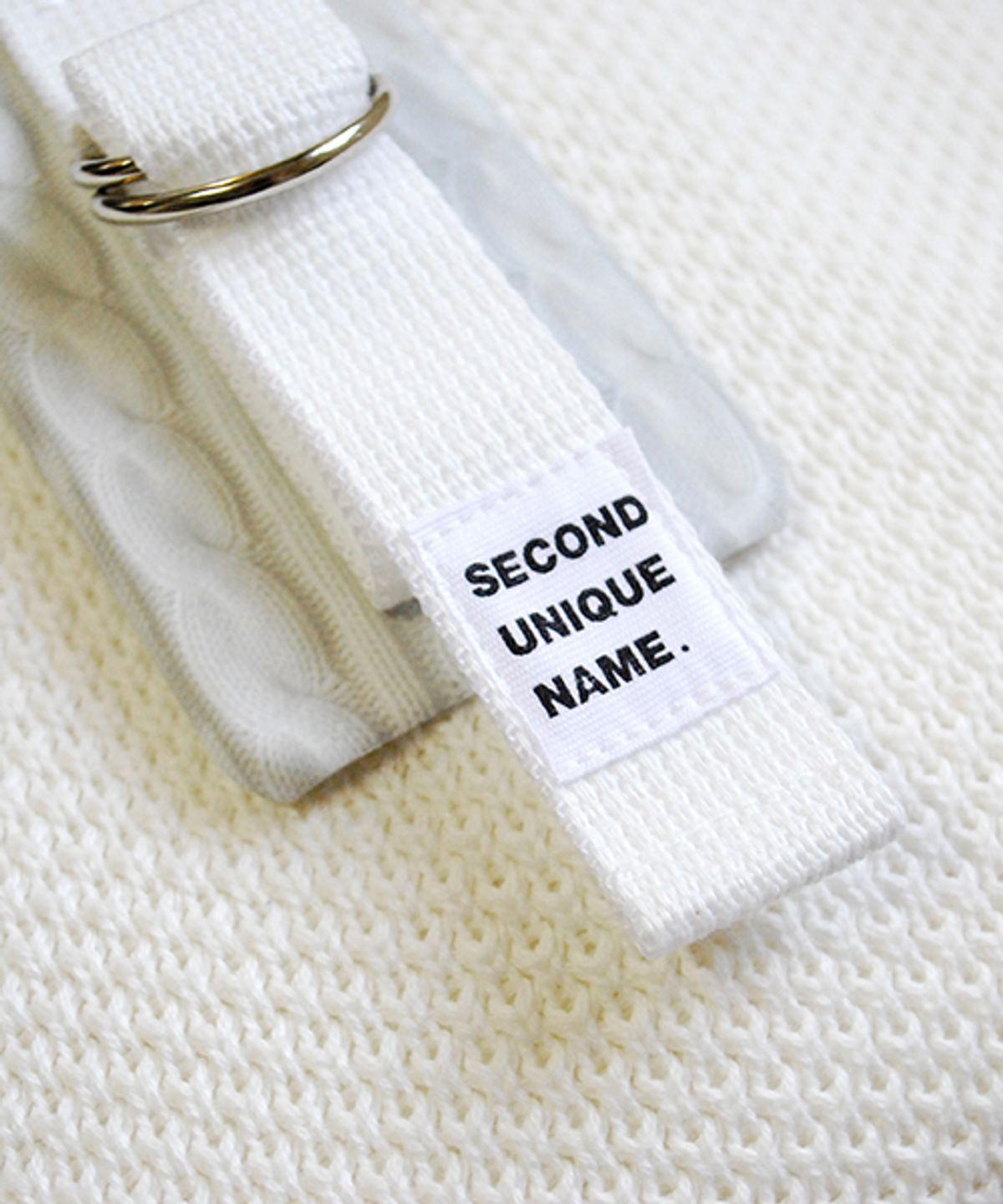 세컨드유니크네임(SECOND UNIQUE NAME) SUN CASE SWEATER WHITE