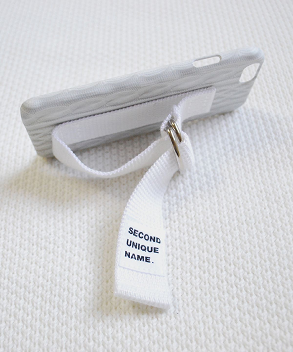 세컨드유니크네임(SECOND UNIQUE NAME) SUN CASE SWEATER WHITE