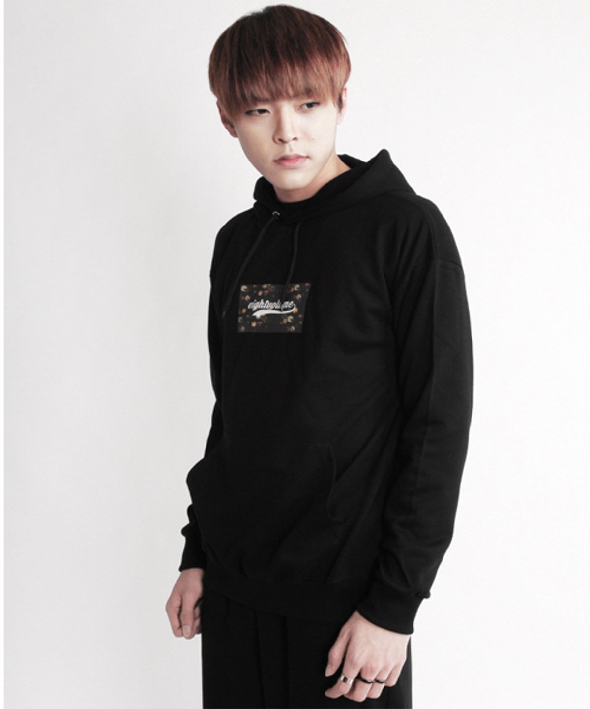 에잇볼륨(EIGHTVOLUME) EV S.Flower Logo Hood (Black)