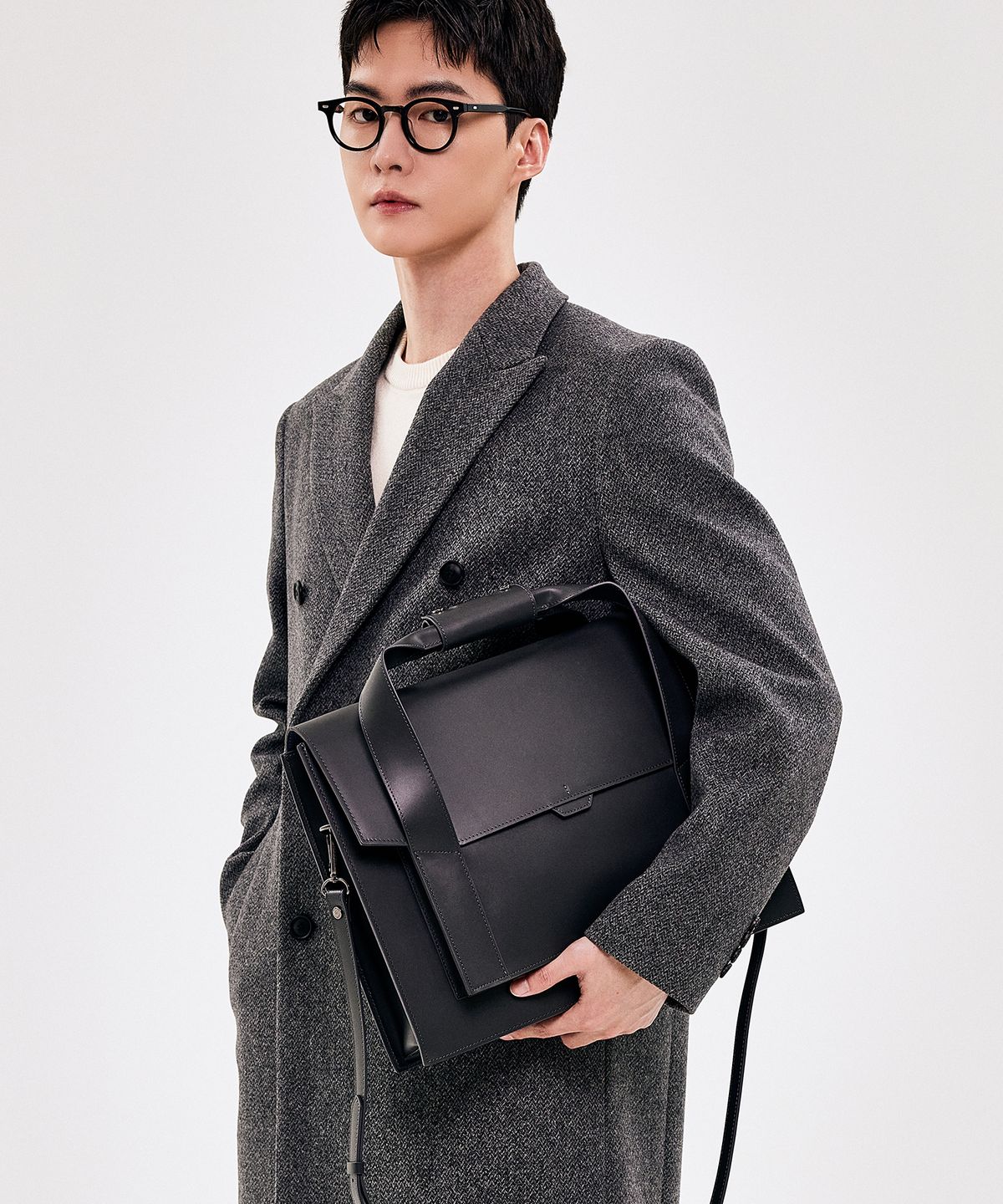 베드포드일레븐스(BEDFORD11TH) 폴리건사첼 CEO백 블랙