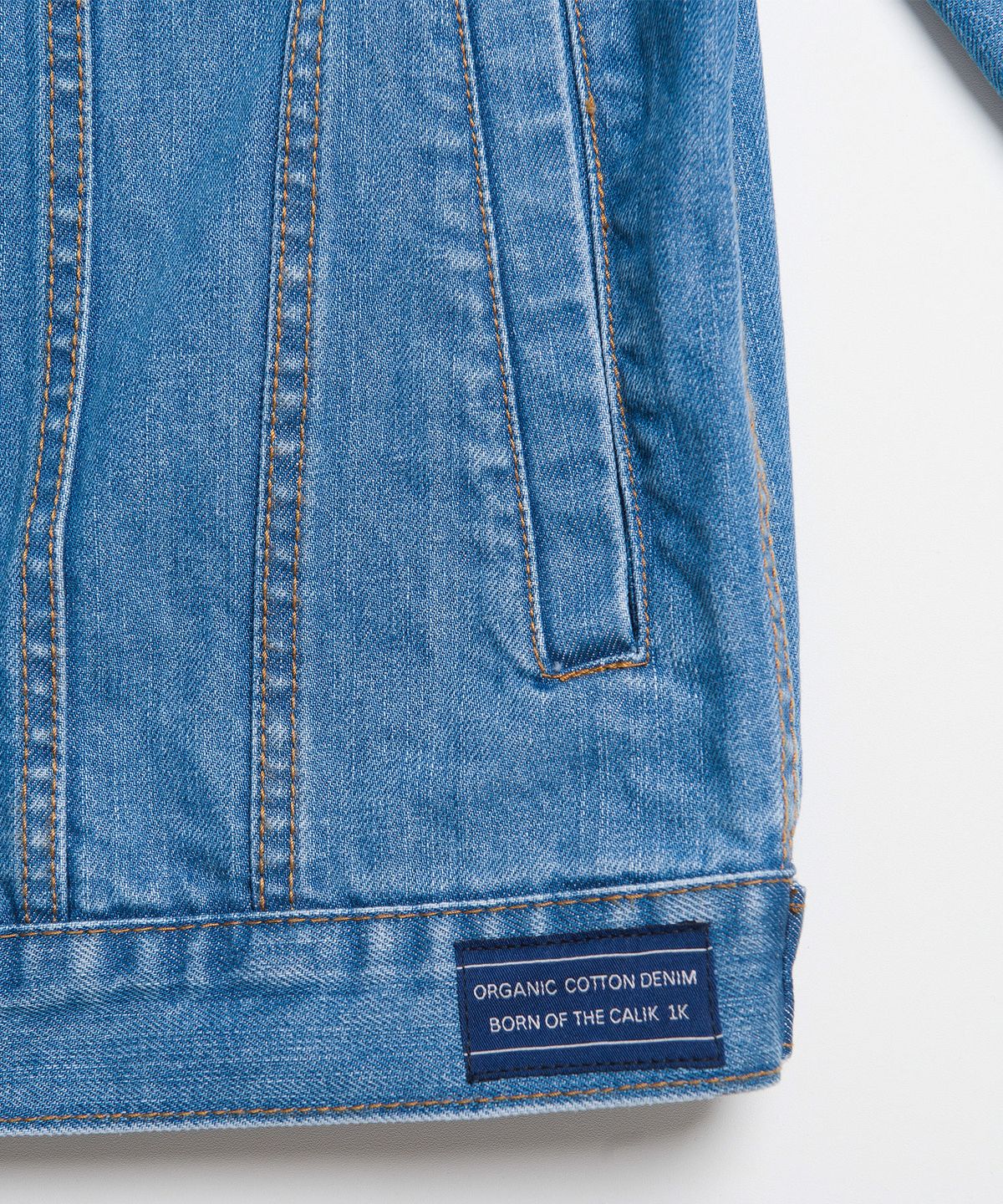 언터치드(UNTOUCHED) SEMI OVERFIT DENIM JACKET SKY BLUE