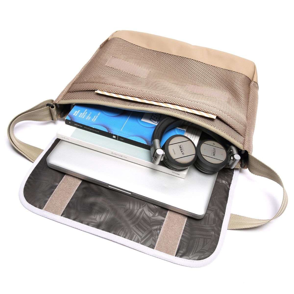 에이지 그레이(AGED GRAY) AT09FBE (Beige) mesh crossbag 메쉬크로스백 베이지