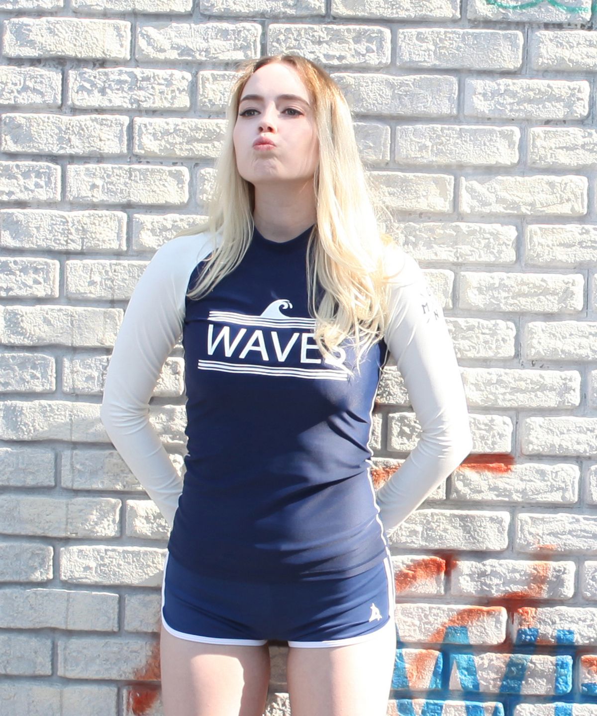 메가폰(MEGAPHONE) 여성 래시가드 Waves - White/Navy