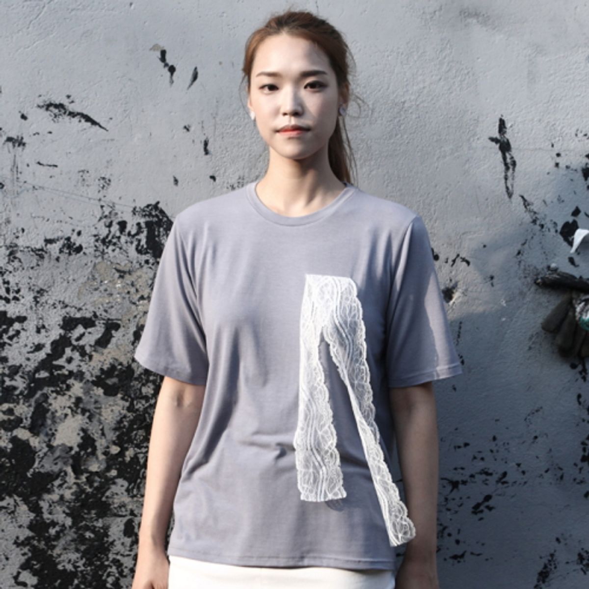 카무플라주 랩(CAMOUFLAGE LAB) LACE RIBBON T-SHIRTS_BL