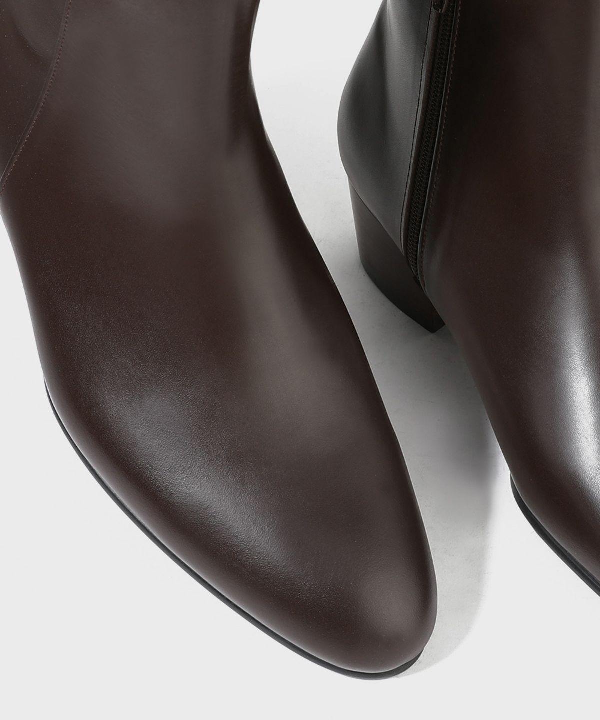 피렌체 아뜨리에(FIRENZE ATELIER) 4.7cm 카스타솔 미니멀 지퍼 앵클부츠 3335 [BROWN FG]