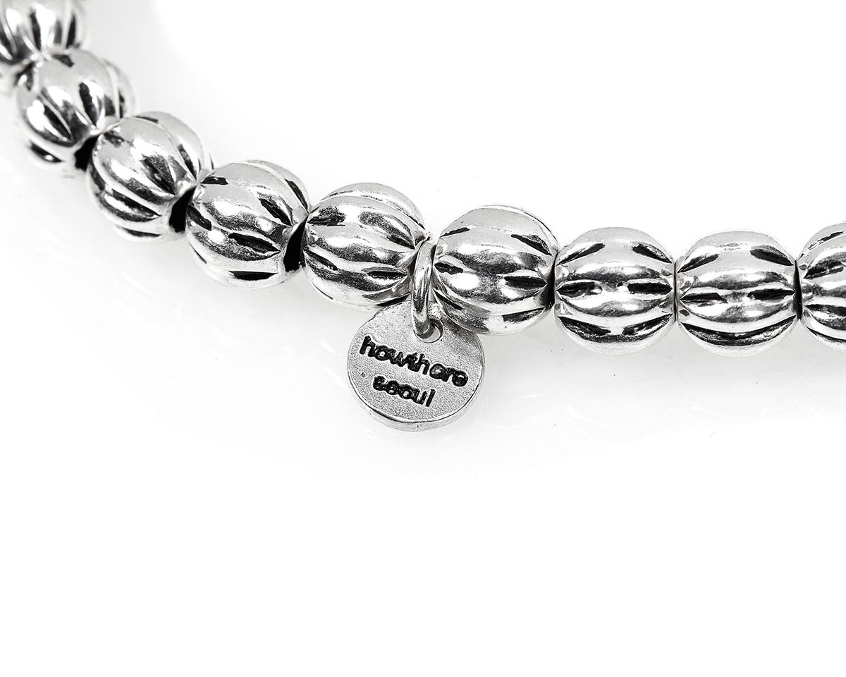 하우데어(HOWTHERE) 은볼팔찌 ring my bell - carved silver ball and cross pendant