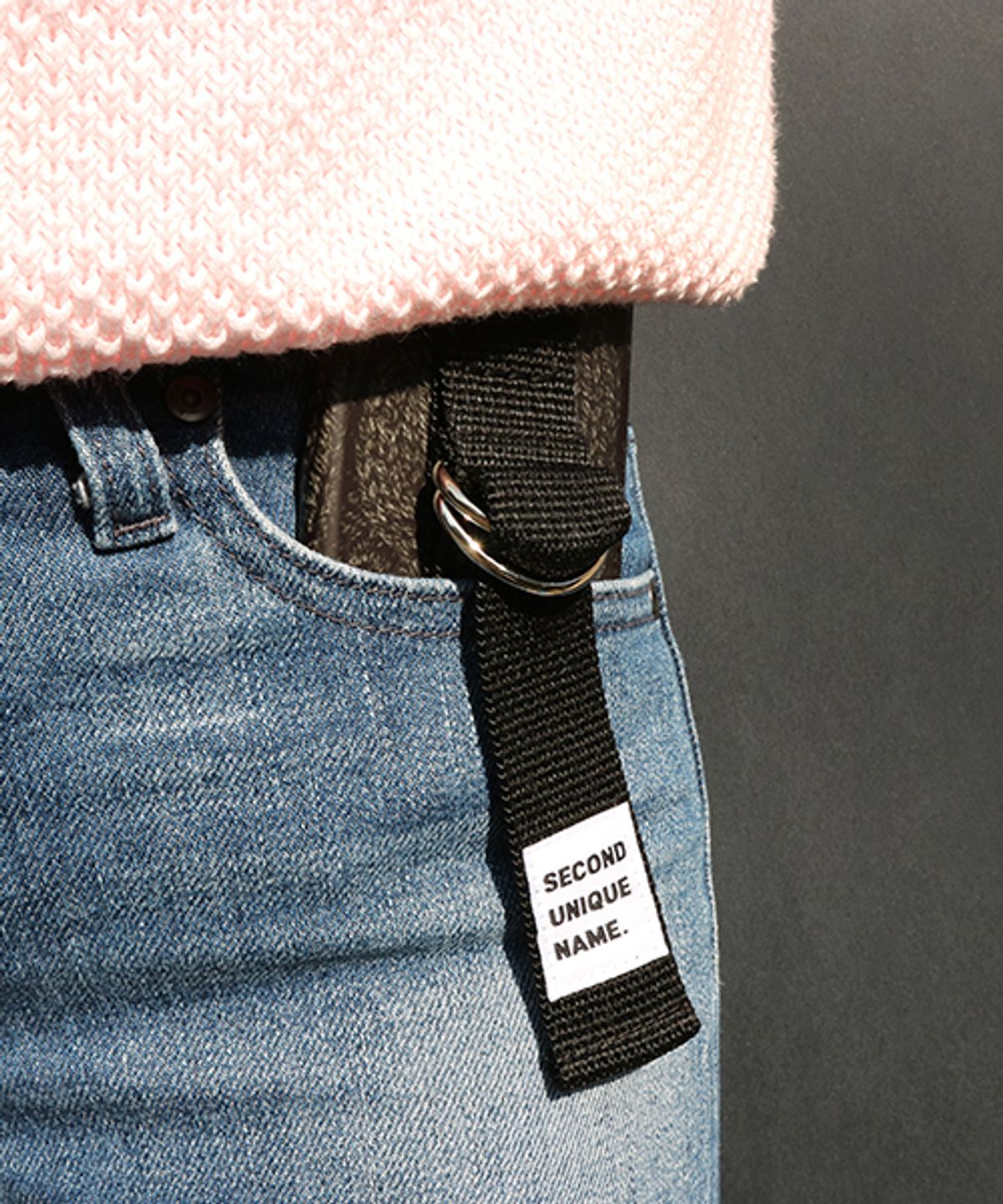 세컨드유니크네임(SECOND UNIQUE NAME) SUN CASE SWEATER BLACK PINK