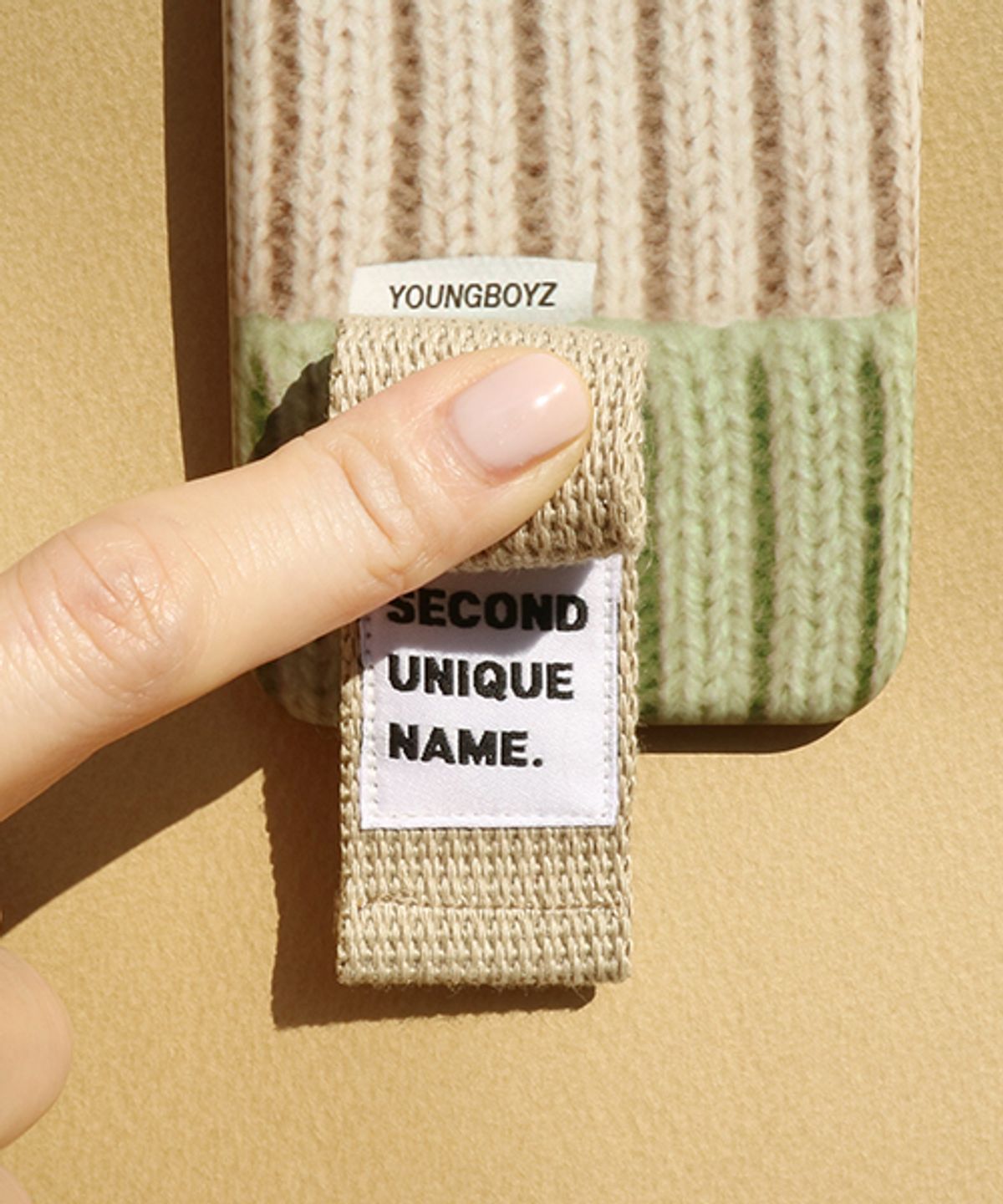 세컨드유니크네임(SECOND UNIQUE NAME) SUN CASE FINGER SWEATER BEIGE OLIVE