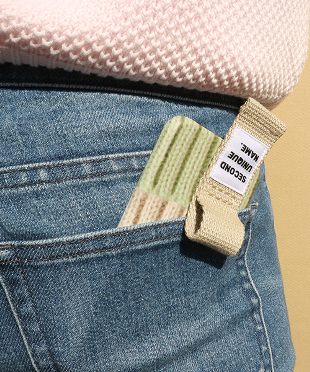 세컨드유니크네임(SECOND UNIQUE NAME) SUN CASE FINGER SWEATER BEIGE OLIVE