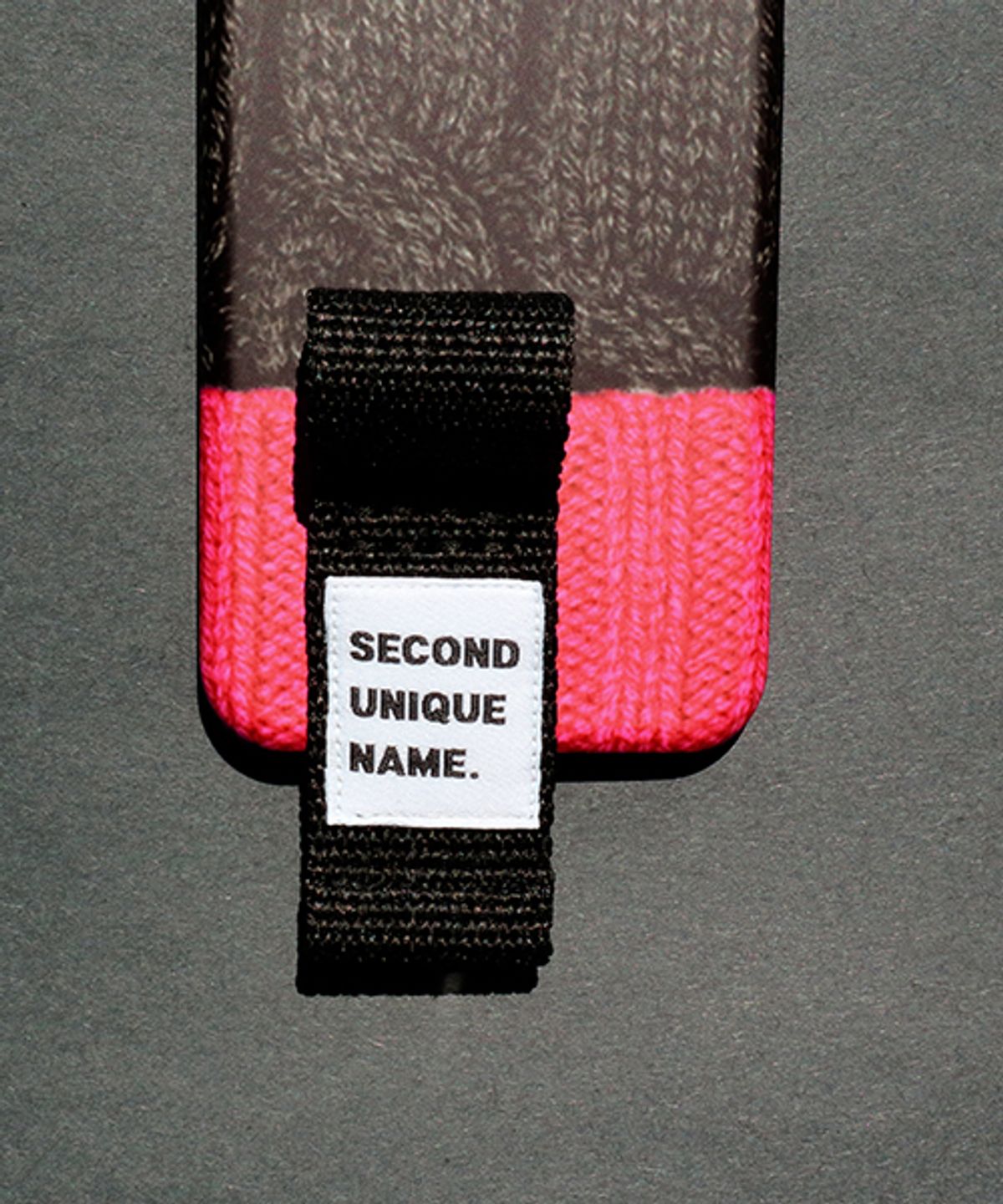 세컨드유니크네임(SECOND UNIQUE NAME) SUN CASE FINGER SWEATER BLACK PINK