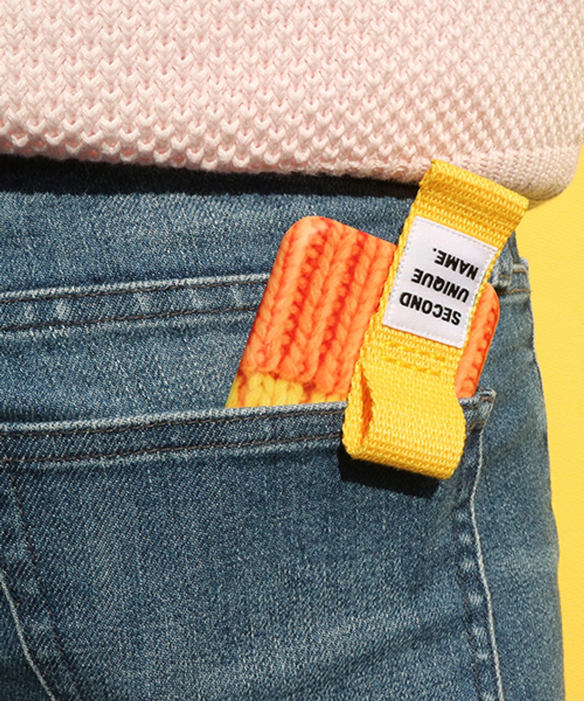 세컨드유니크네임(SECOND UNIQUE NAME) SUN CASE FINGER SWEATER YELLOW ORANGE