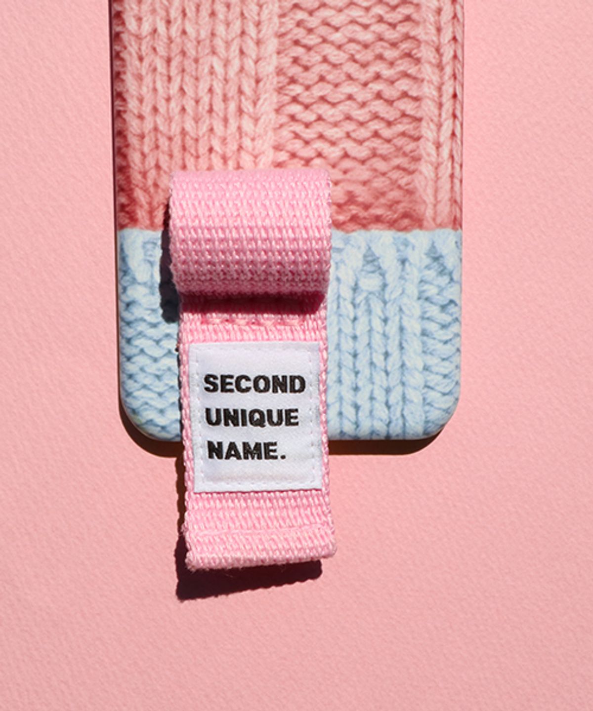 세컨드유니크네임(SECOND UNIQUE NAME) SUN CASE FINGER SWEATER LIGHT PINK LIGHT BLUE