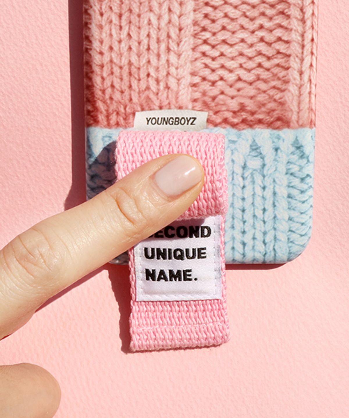 세컨드유니크네임(SECOND UNIQUE NAME) SUN CASE FINGER SWEATER LIGHT PINK LIGHT BLUE