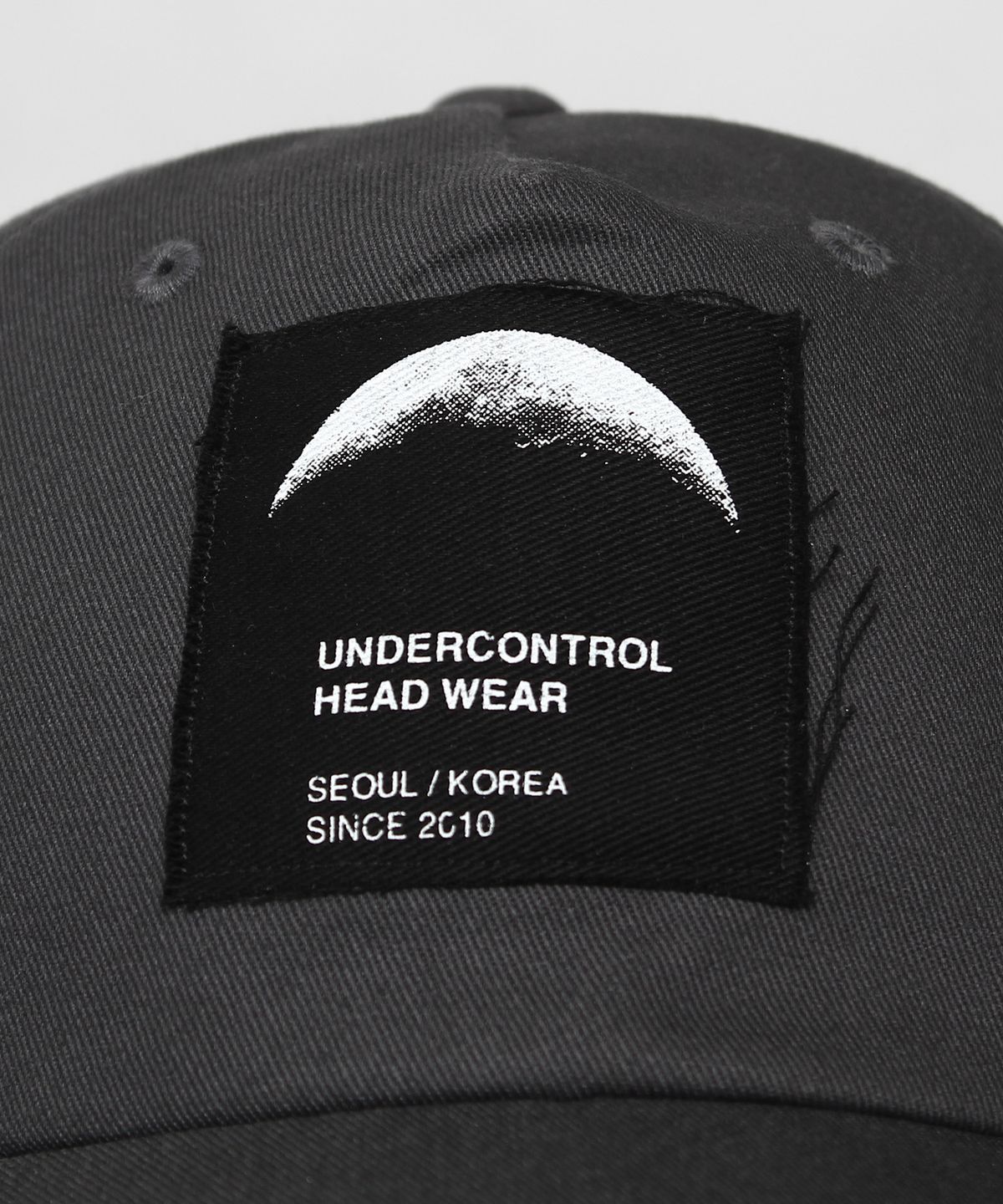 언더컨트롤(UNDERCONTROL) 코튼 로고 볼캡 MOONWALKER / AUTHENTIC B B / CHARCOAL