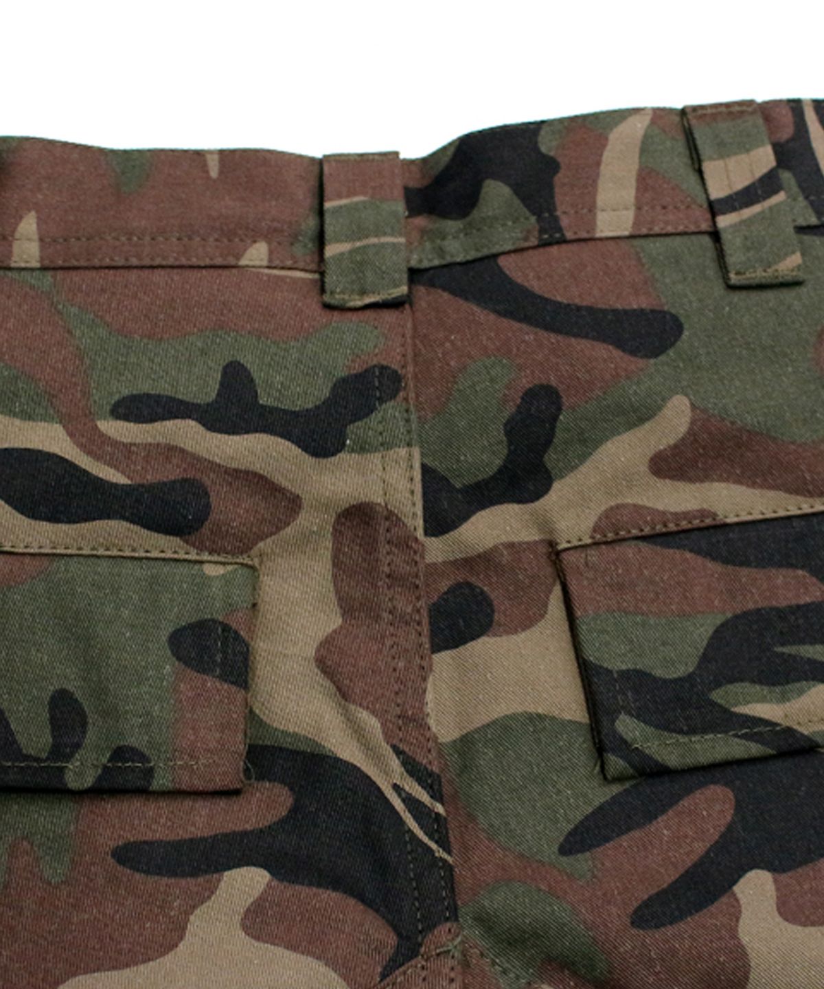 아임낫어휴먼비잉(I AM NOT A HUMAN BEING) Basic Logo Front Pocket Shorts - Camo