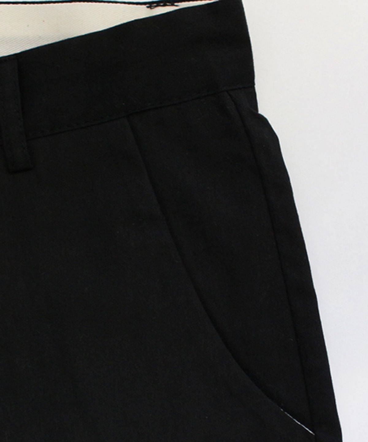 아임낫어휴먼비잉(I AM NOT A HUMAN BEING) HBXPP  Mixed Logo Shorts - Black