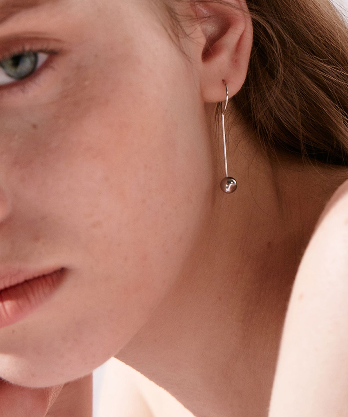 원이너프(ONE ENOUGH) Question Mark Earrings