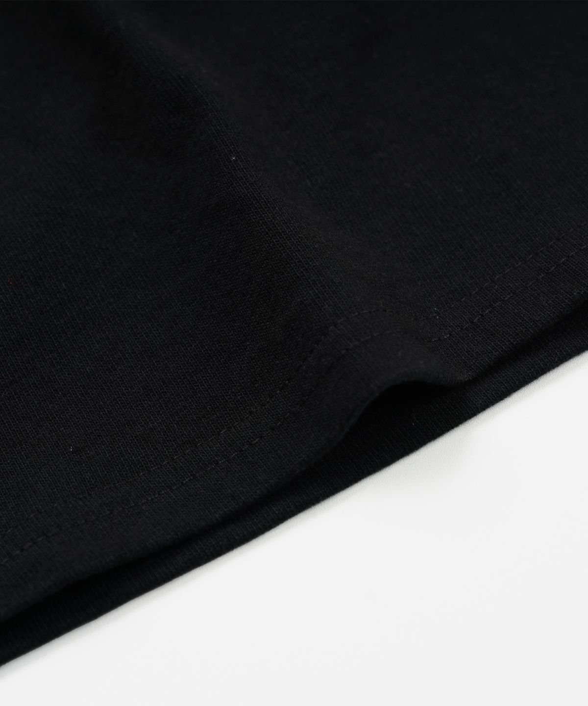 프리즘웍스(FRIZMWORKS) 10S SOLID HENLEY NECK TEE _ BLACK