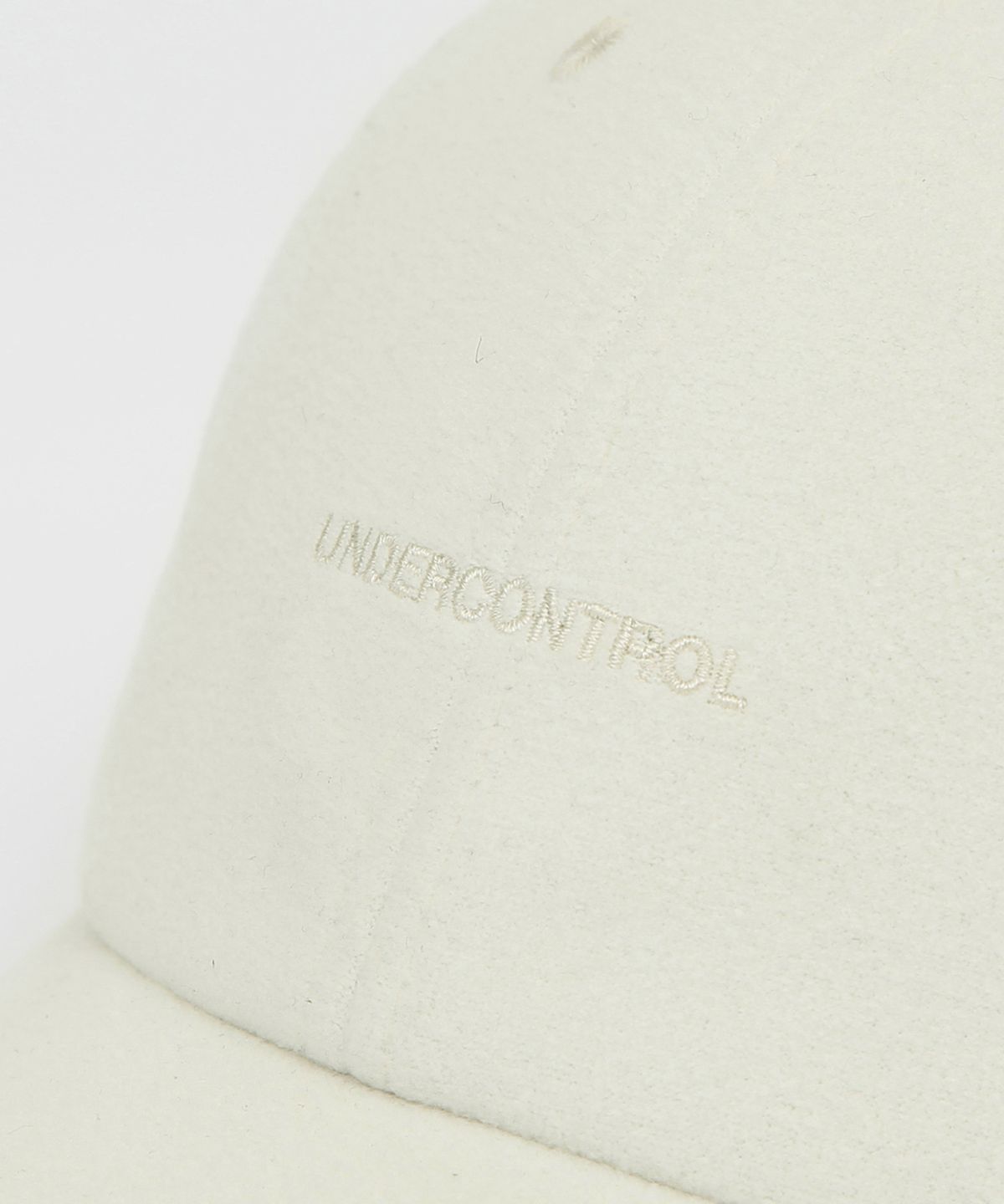언더컨트롤(UNDERCONTROL) 겨울 플리스 볼캡 U LOGO / POLAR FLEECE / WHITE BEAR