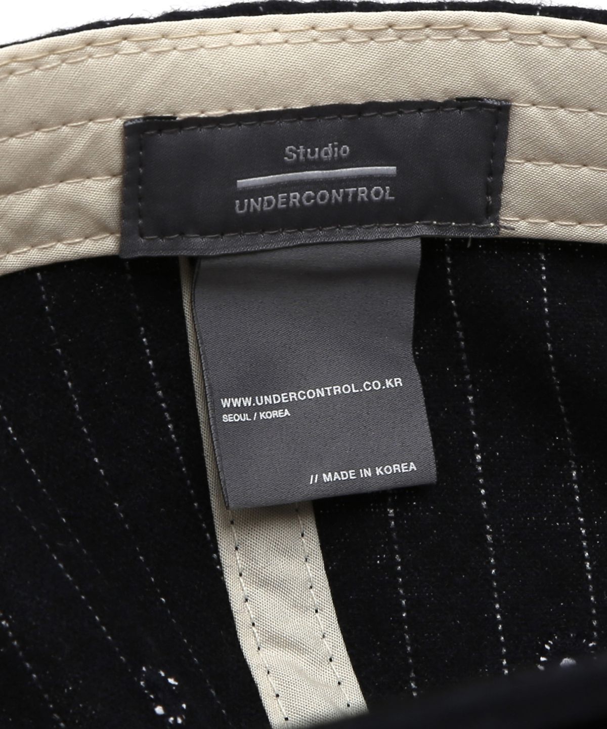 언더컨트롤 스튜디오(UNDERCONTROL STUDIO) 사계절 베이직 캐주얼 남녀공용 야구모자 6PANNEL BALL CAP / MODS PIN STRIPE / NAVY
